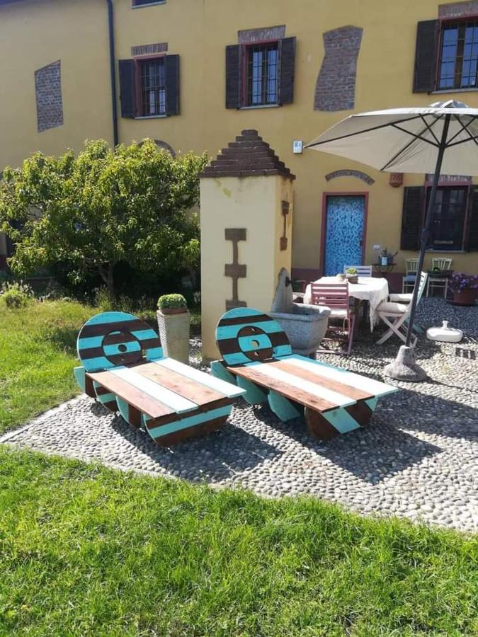 B&B Il Pioppo E La Fonte Castello d'Agogna Esterno foto
