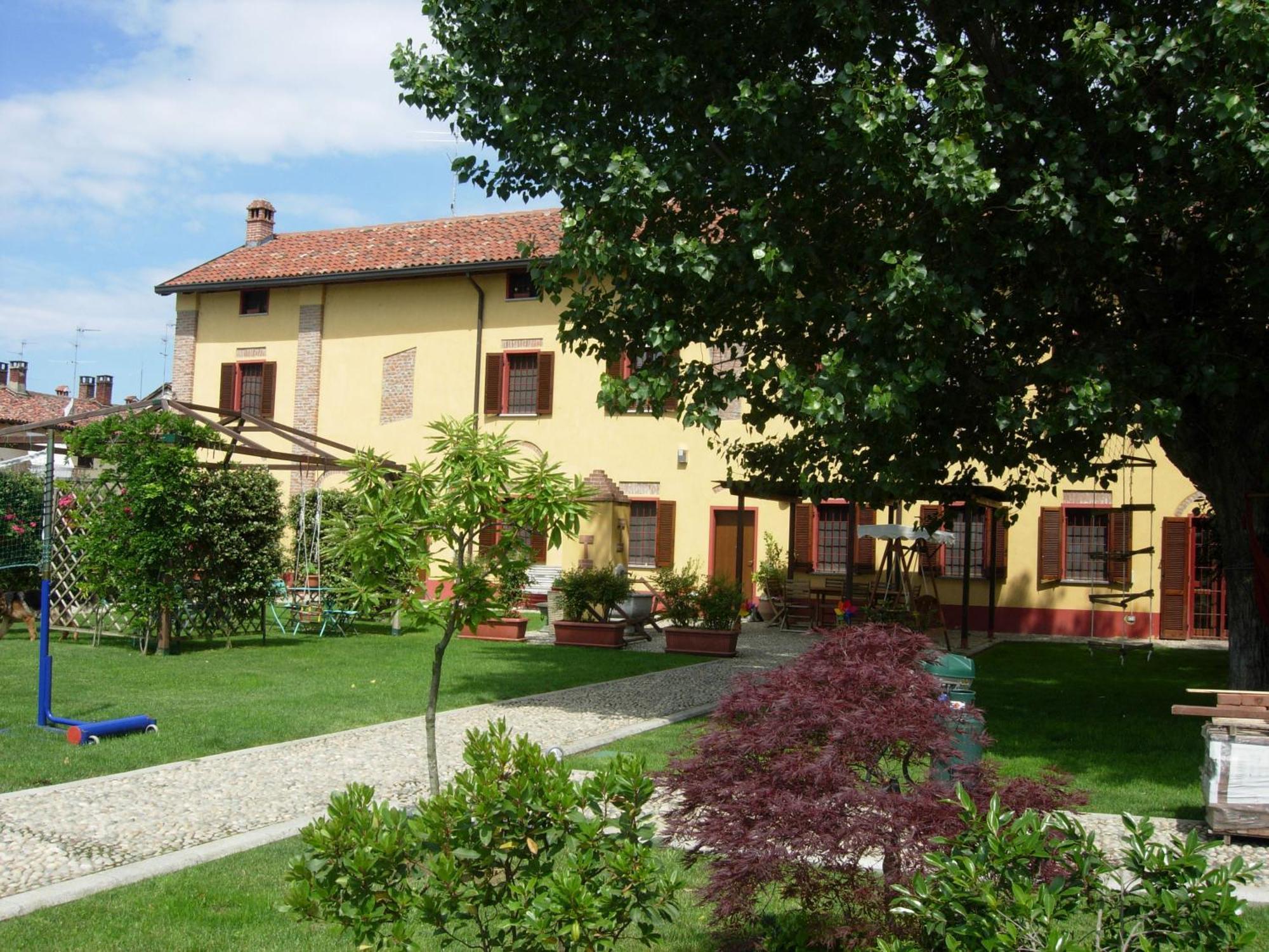 B&B Il Pioppo E La Fonte Castello d'Agogna Esterno foto