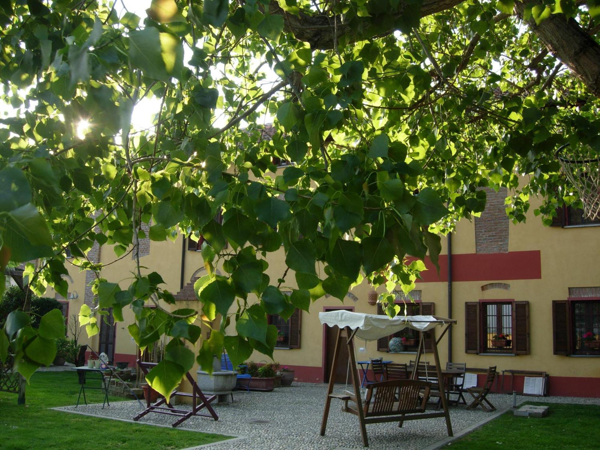 B&B Il Pioppo E La Fonte Castello d'Agogna Esterno foto