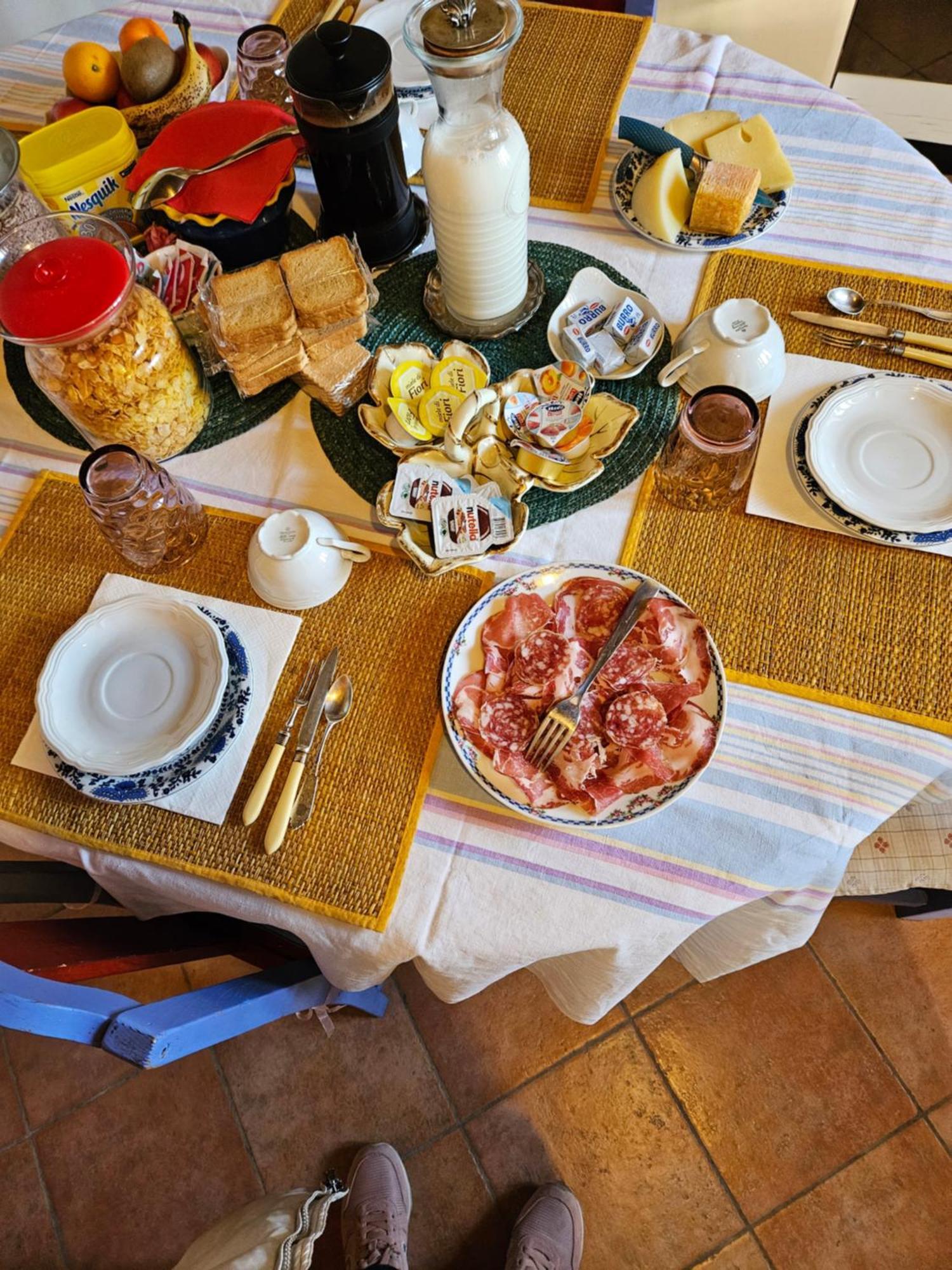 B&B Il Pioppo E La Fonte Castello d'Agogna Esterno foto
