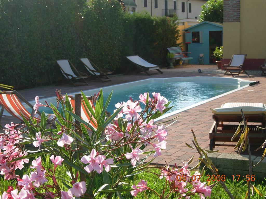 B&B Il Pioppo E La Fonte Castello d'Agogna Esterno foto